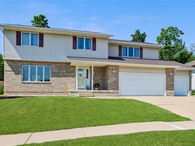 2816 Lancelot Ln NW