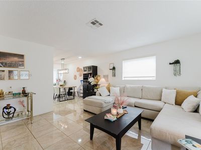 2604 NW 48th St