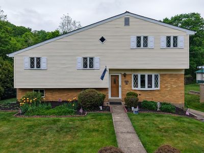 223 Amity Rd