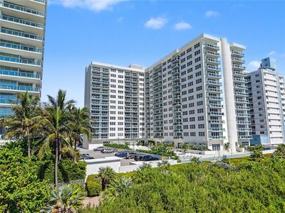 6917 Collins Ave APT 605