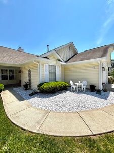 7335 Brackenwood Cir S