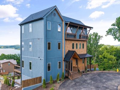 936 Lake Haven Way