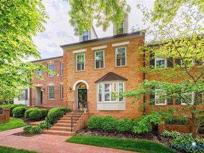527 Saint Albans Way