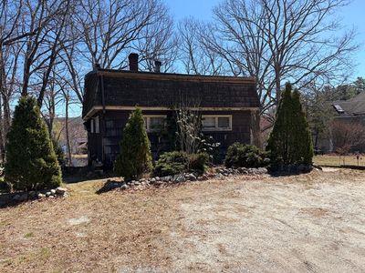 133 Lakeshore Dr