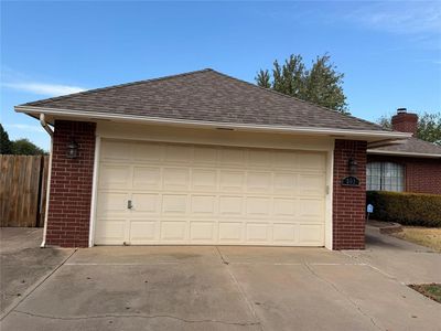 Property at 901 Randall Dr, Moore, OK