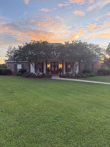 311 Lake Side Ln NW