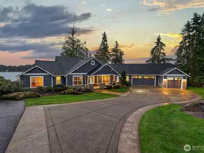 4827 Bayshore Lane NW