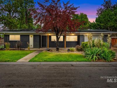 2110 S Broadmoor Dr
