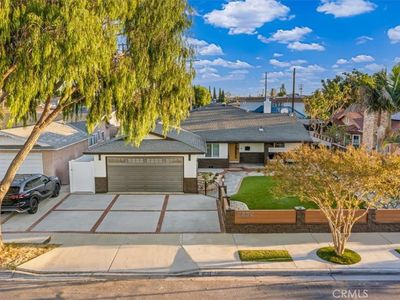 9532 Bird Ave