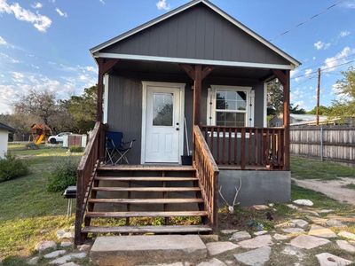 225 4th St