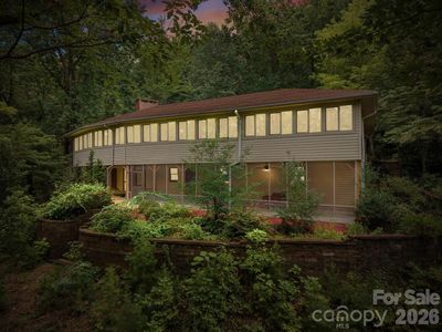 12 E Park Dr
