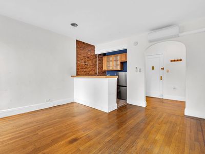 240 E 24th St APT 2E