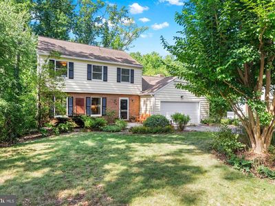 868 Twin Harbor Dr