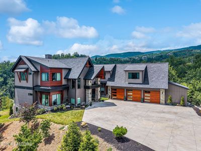 2975 Summit Trails Dr