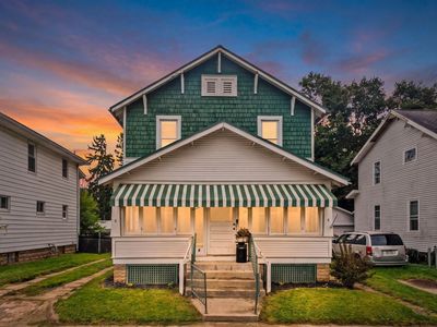 4 Meltzer Ct
