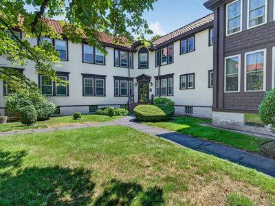 100 1/2 Main St APT M