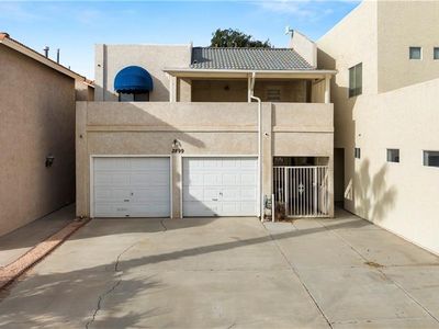 2899 Country Club Dr