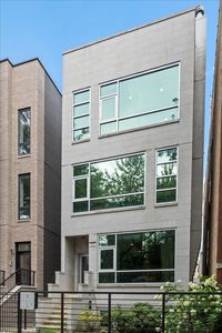 865 N Marshfield Ave #3