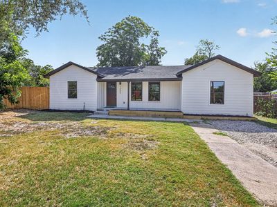 1004 Parker St