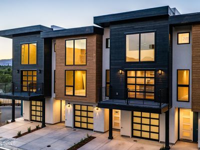 3812 Lakeside Dr