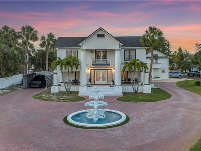 208 N Spring Blvd