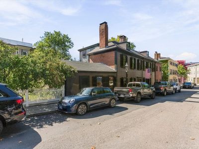 16 Common St