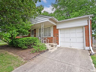 8422 Chesswood Dr