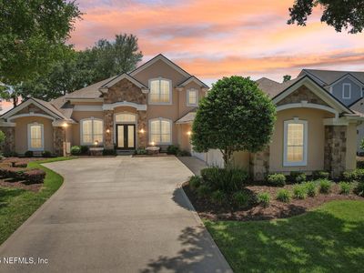 717 E DORCHESTER Drive