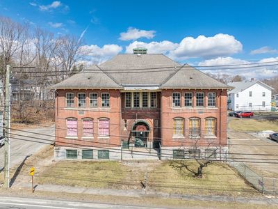 40 Pecks Rd