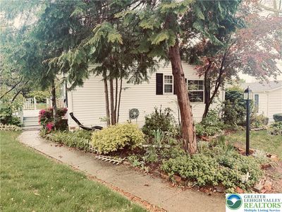 55 Sycamore Dr