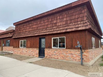 730 E Main Ave