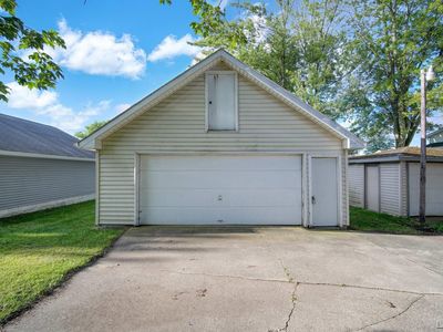 2000 Paradise Park St