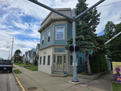 1501 Hayes Ave