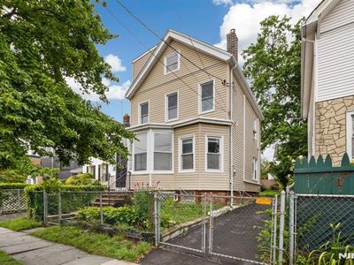 98 Forest St