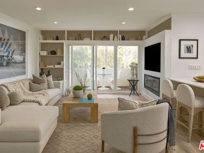 1233 N Laurel Ave APT 216