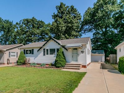 Property at 31505 Daniel Dr, Eastlake, OH