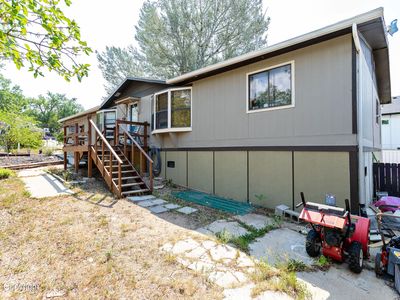 906 Richards Ave