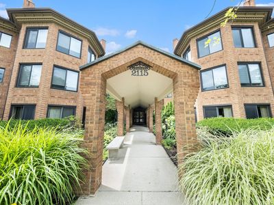 2115 Nature Cove Ct APT 202