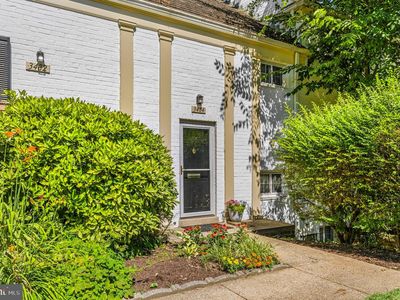 3484 Martha Custis Dr