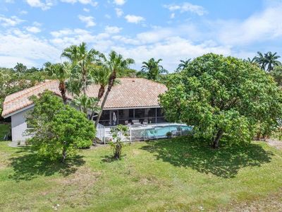 11241 Island Lakes Lane