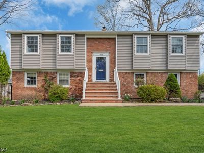 102 Hillcrest Dr