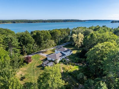 290 Simpsons Point Road