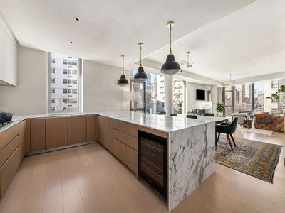 80 E 10th St #3W