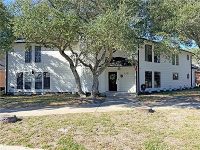 3201 Traylor Blvd