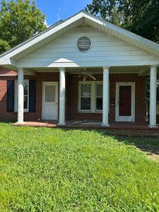 123 S Highland Ave