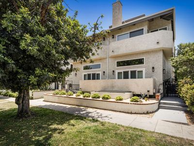 1012 10th St APT 3