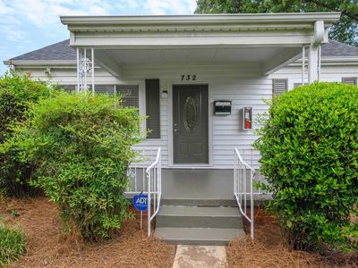 732 Center Pl SW