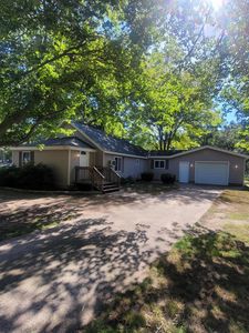 1367 E Summit Ave