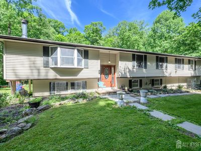 Property at 11 Pine Ridge Rd, Califon, NJ