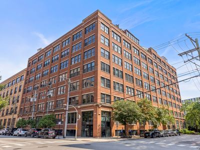 913 W Van Buren St APT 5D